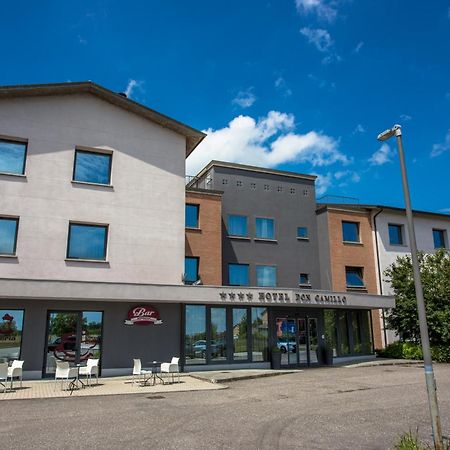 Hotel Don Camillo Брешелло Экстерьер фото