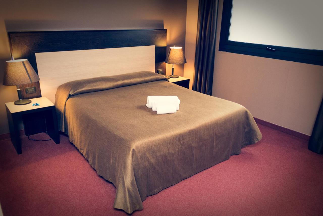 Hotel Don Camillo Брешелло Экстерьер фото
