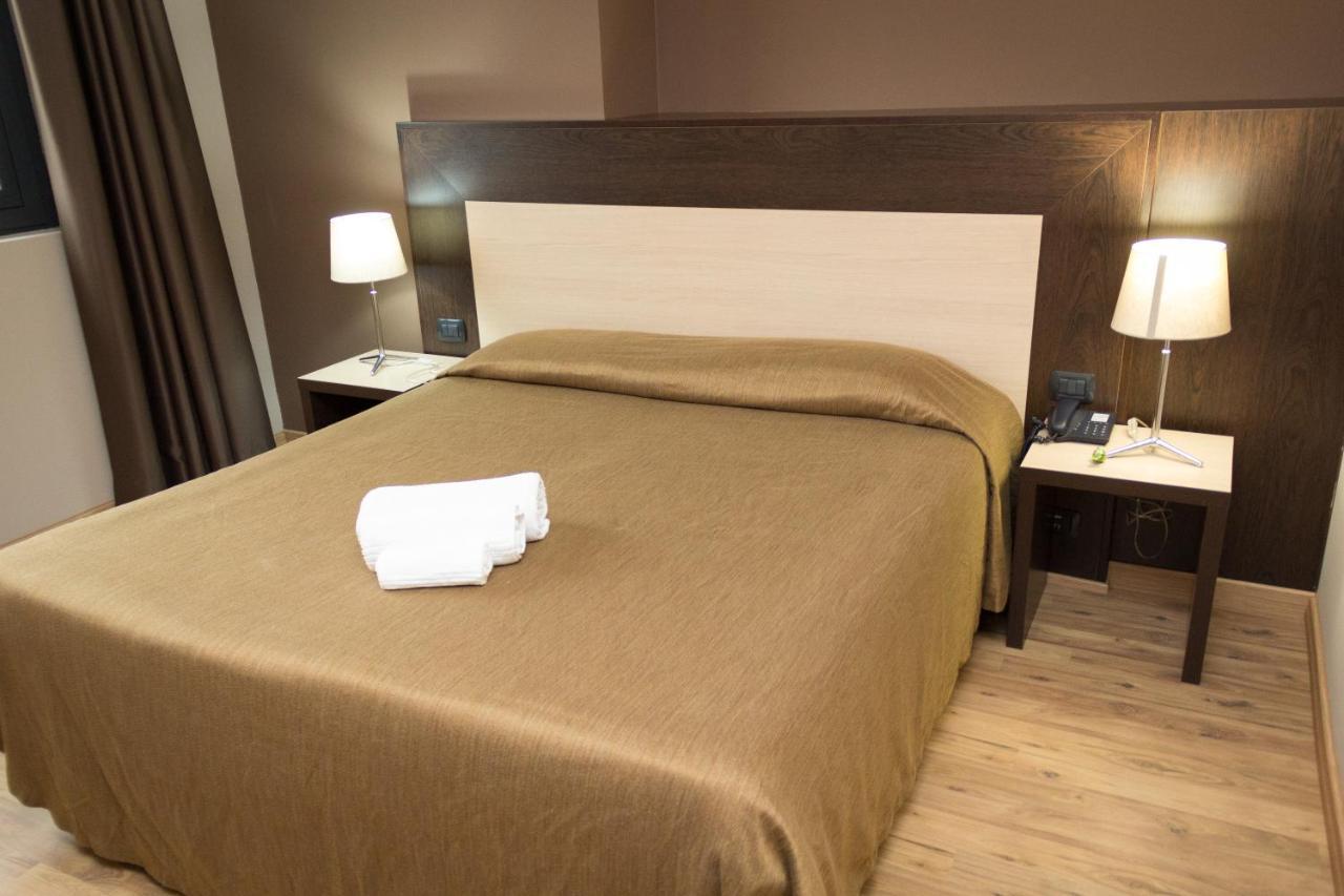 Hotel Don Camillo Брешелло Экстерьер фото